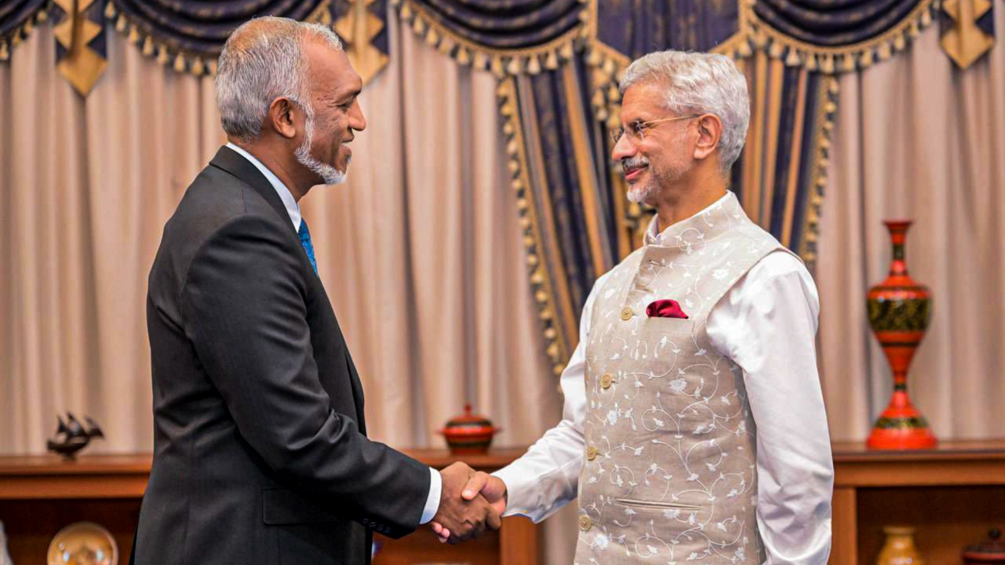 <div class="paragraphs"><p>External Affairs Minister S Jaishankar calls on Maldives President Dr Mohamed Muizzu.</p></div>